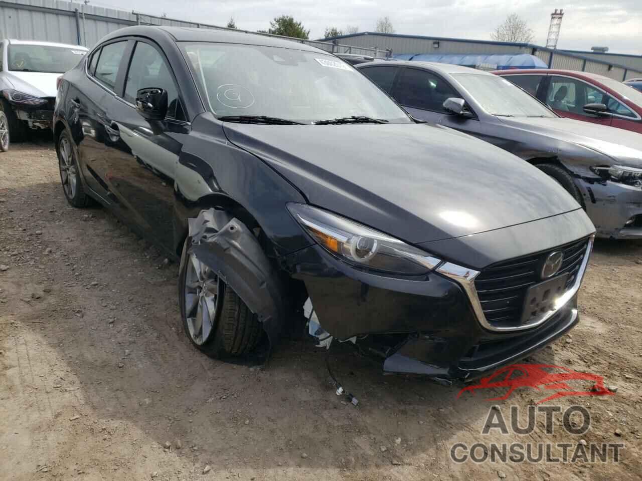 MAZDA 3 2018 - 3MZBN1W34JM187515