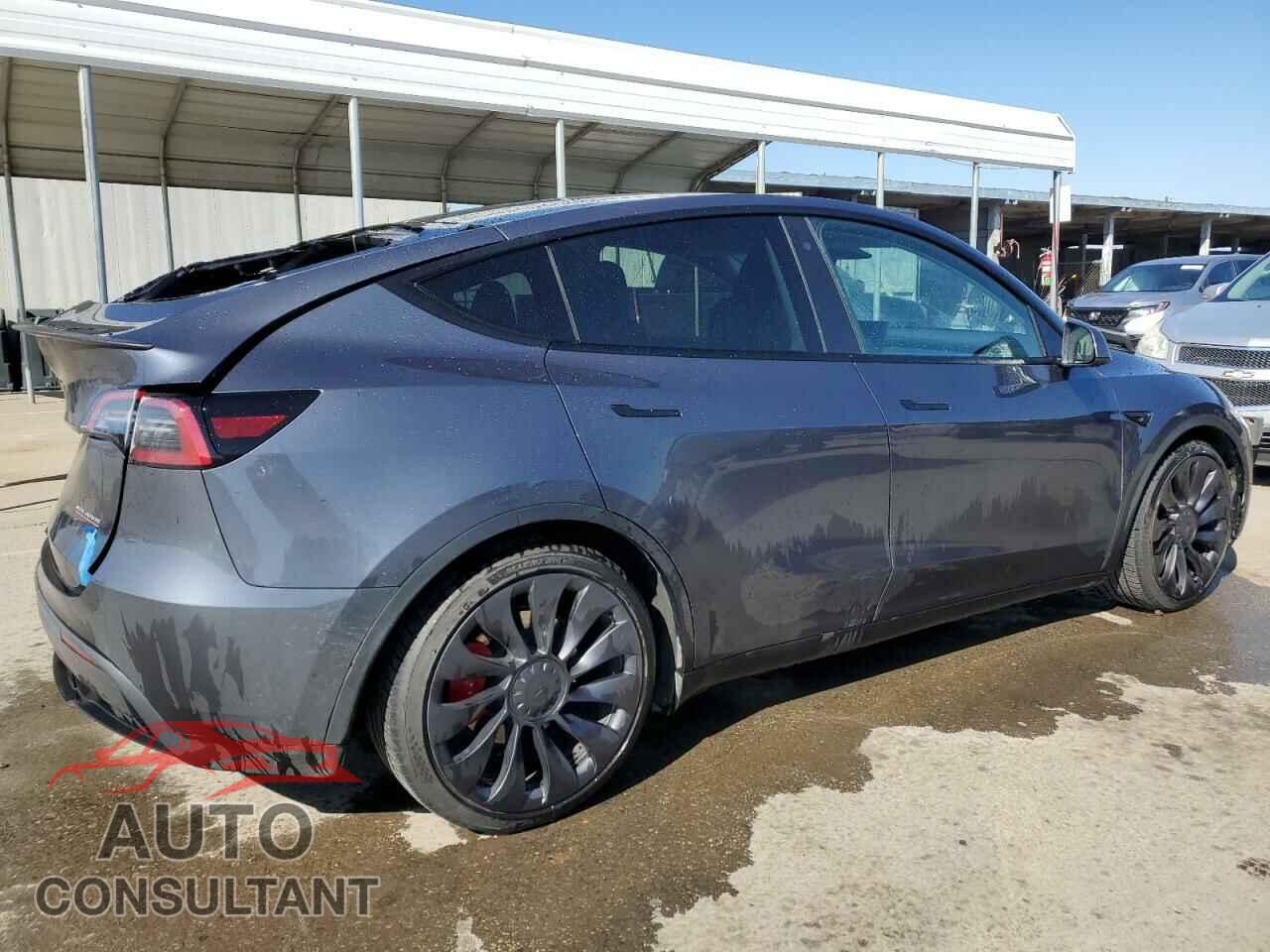 TESLA MODEL Y 2023 - 7SAYGDEF2PF777779