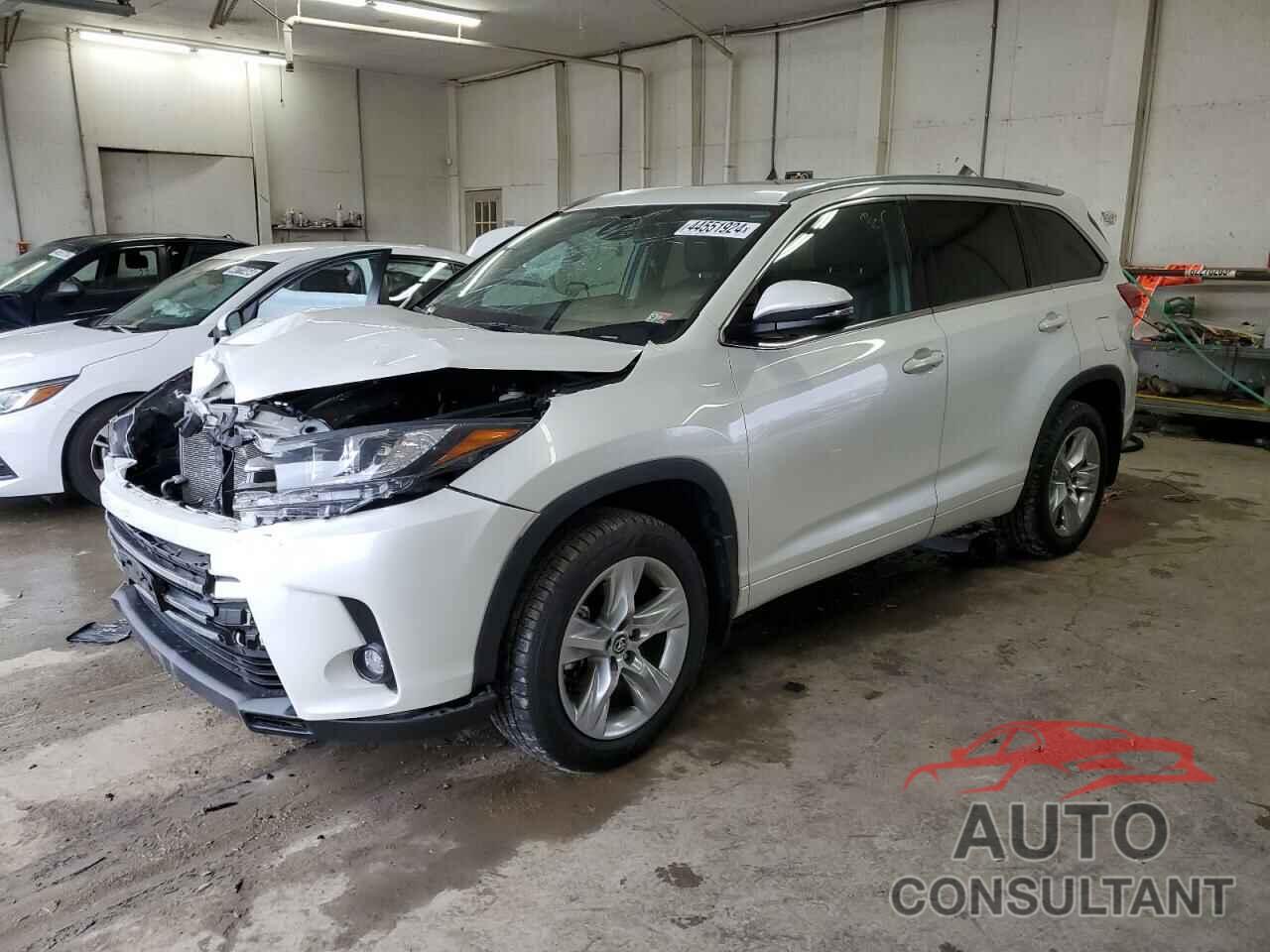 TOYOTA HIGHLANDER 2019 - 5TDDZRFH0KS947757