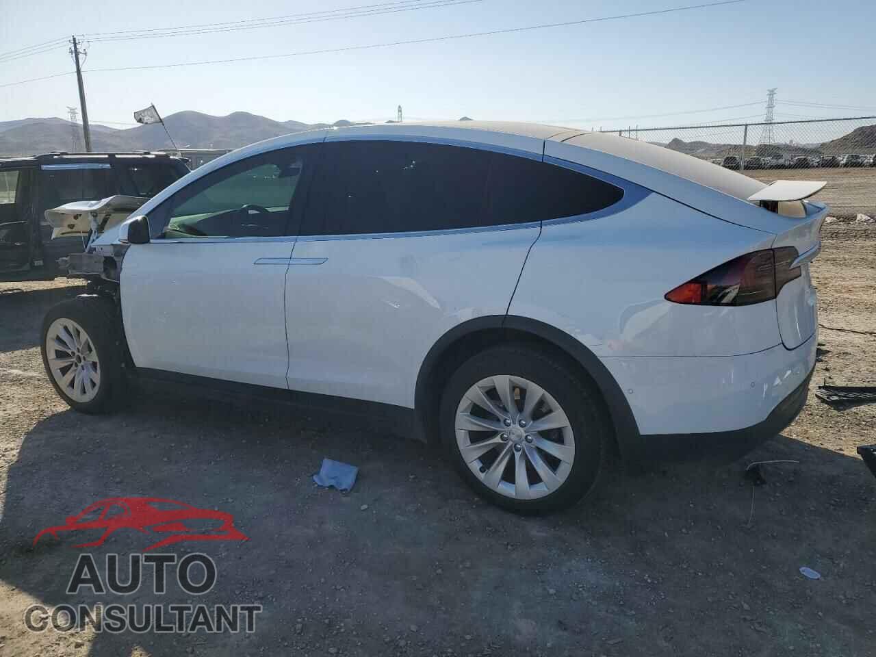 TESLA MODEL X 2016 - 5YJXCBE21GF004842