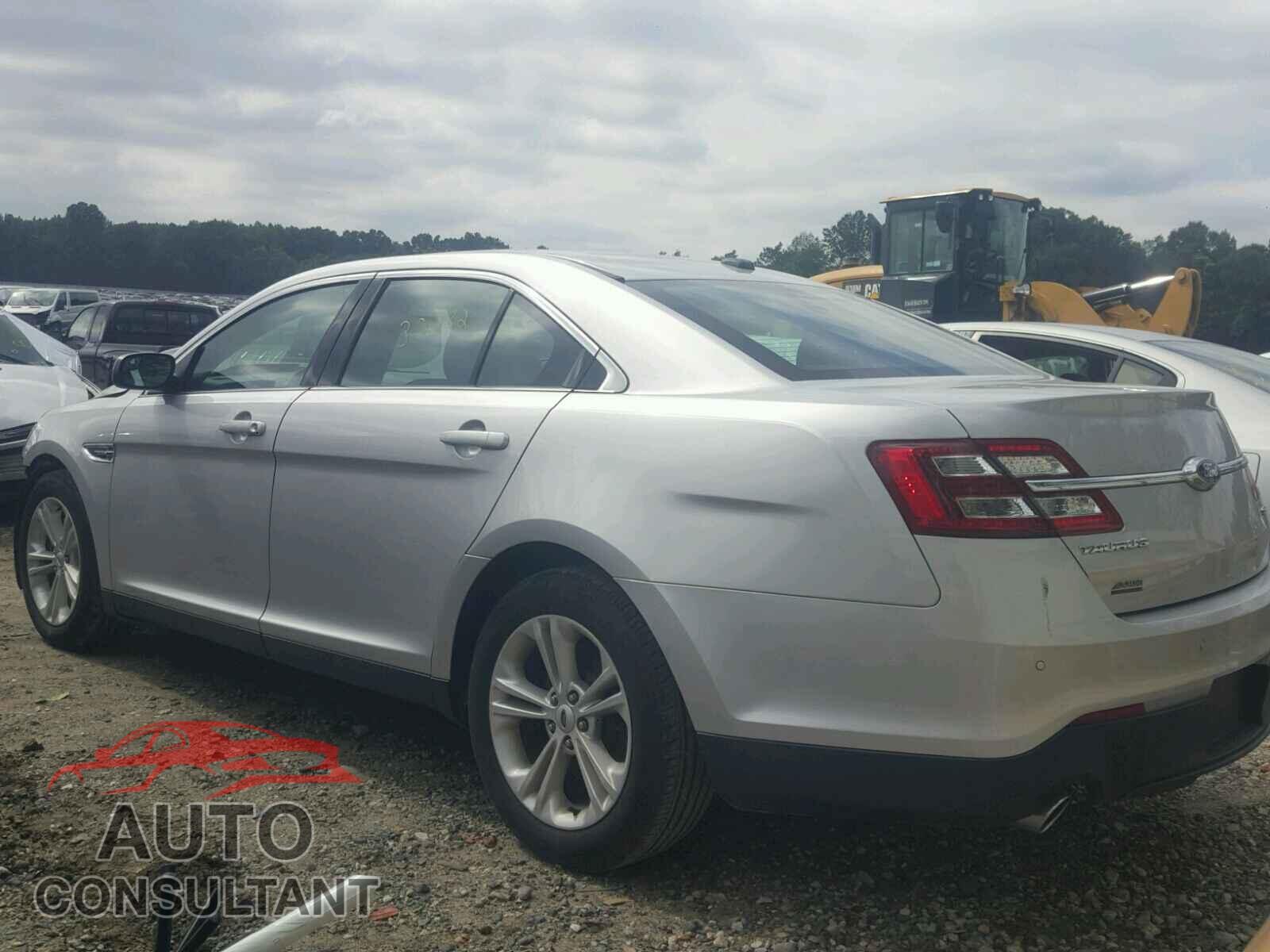 FORD TAURUS 2017 - 1FAHP2E88HG121005