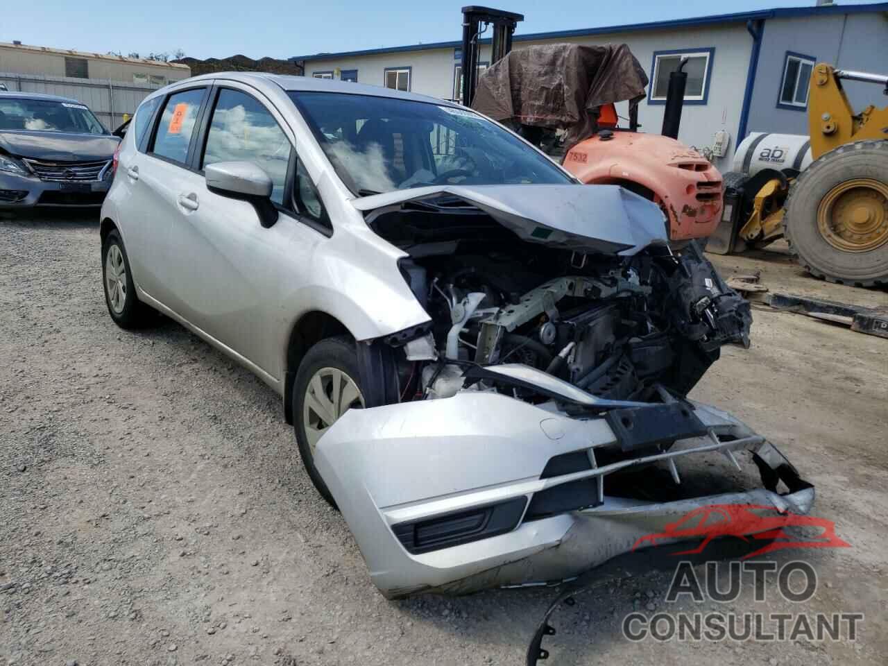 NISSAN VERSA 2018 - 3N1CE2CP4JL359149