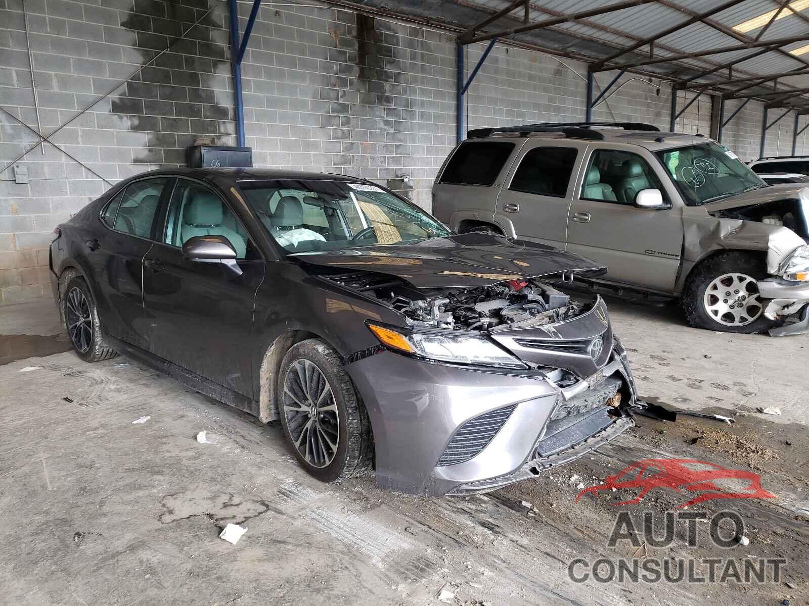 TOYOTA CAMRY 2018 - 4T1B11HK7JU013898