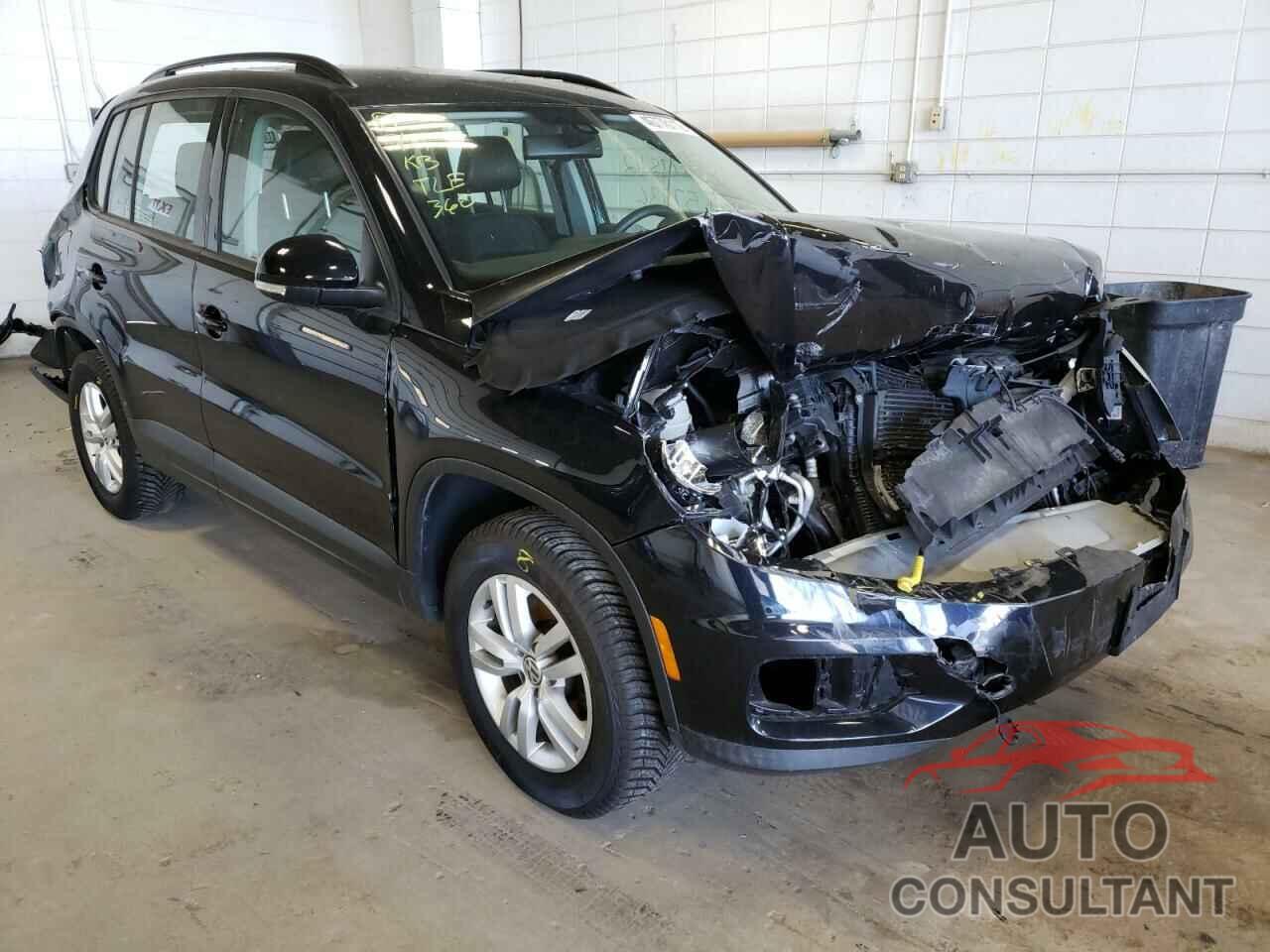 VOLKSWAGEN TIGUAN 2017 - WVGBV7AX2HK034869