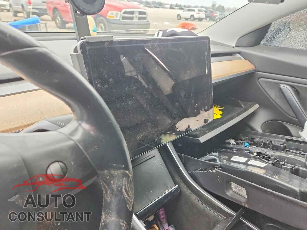 TESLA MODEL 3 2019 - 5YJ3E1EA3KF296903