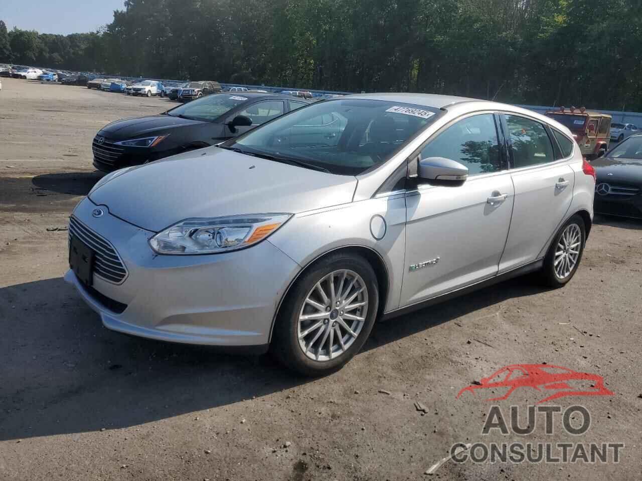 FORD FOCUS 2016 - 1FADP3R43GL388327