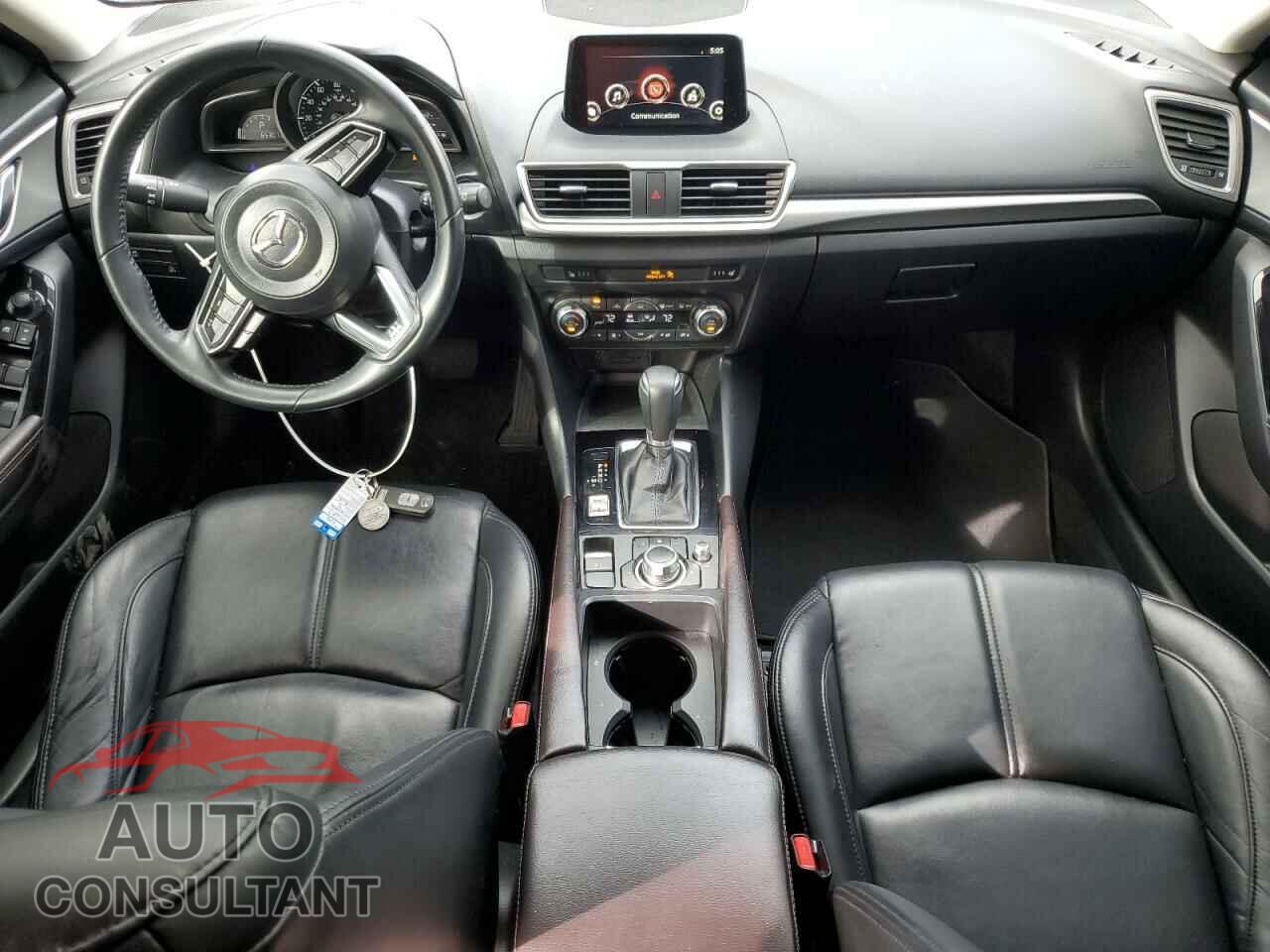 MAZDA 3 2017 - 3MZBN1L77HM119355