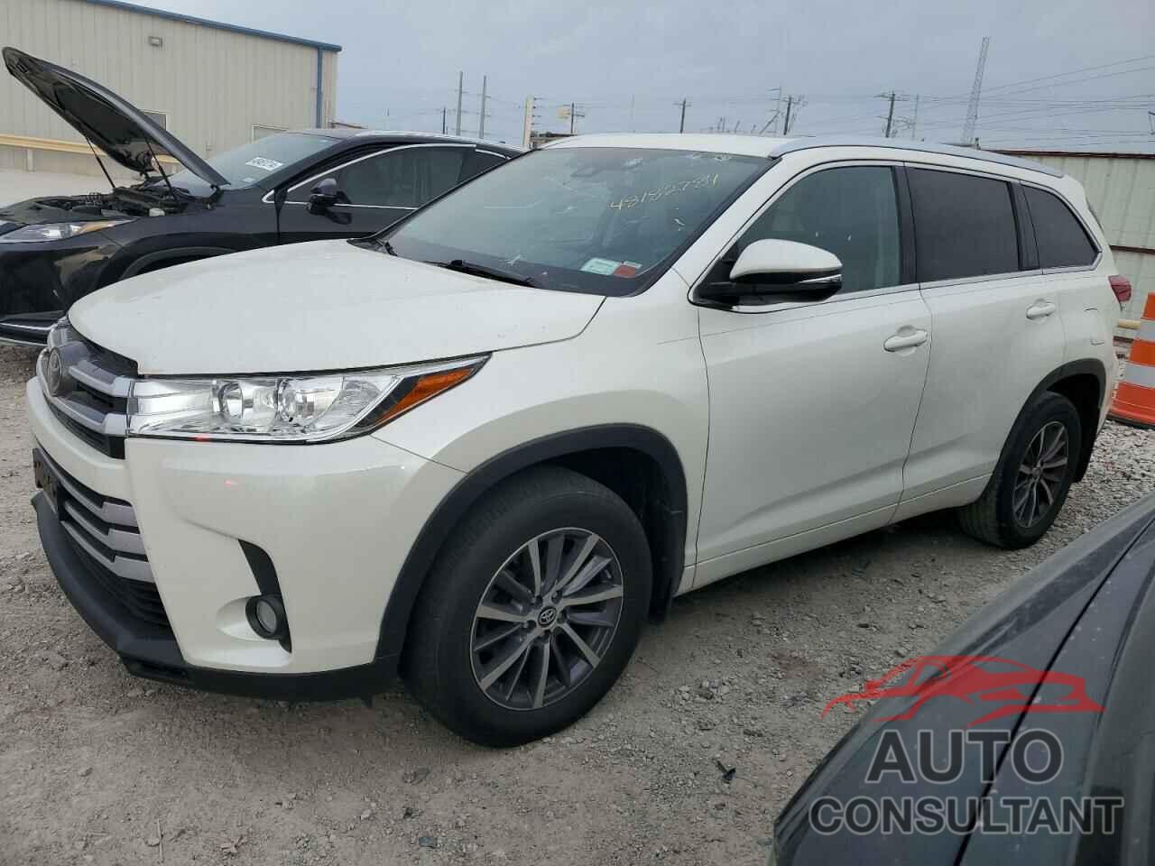 TOYOTA HIGHLANDER 2018 - 5TDJZRFH9JS525553