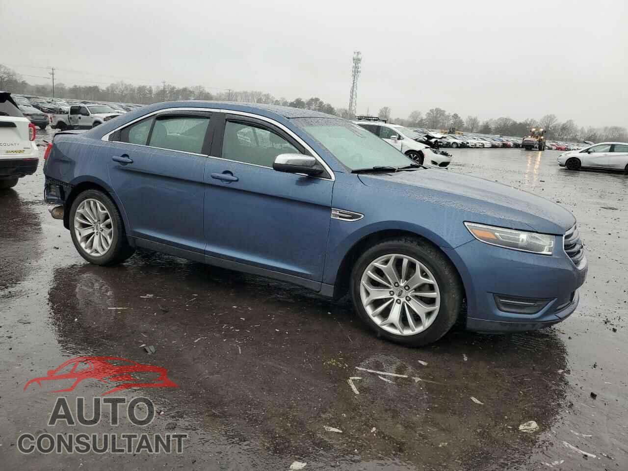 FORD TAURUS 2018 - 1FAHP2F88JG102345