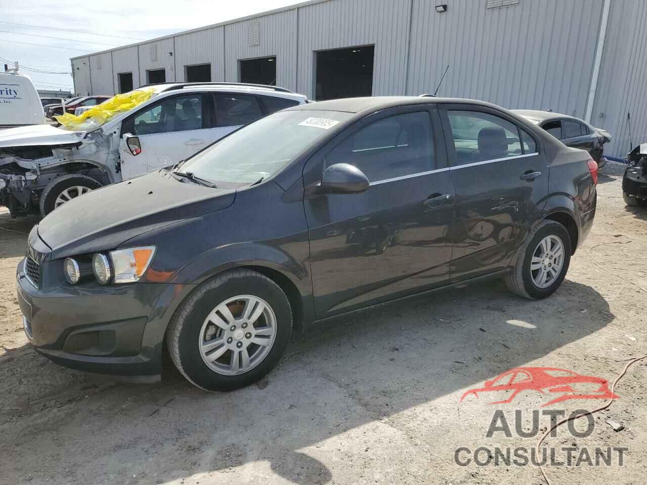 CHEVROLET SONIC 2015 - 1G1JC5SH5F4121581