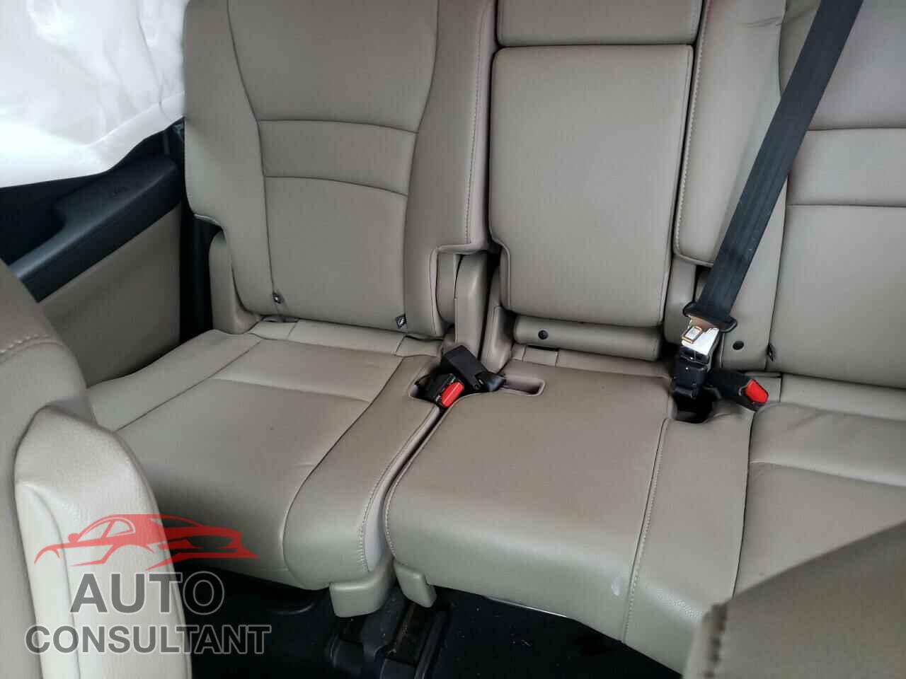 HONDA PILOT 2017 - 5FNYF6H97HB083530