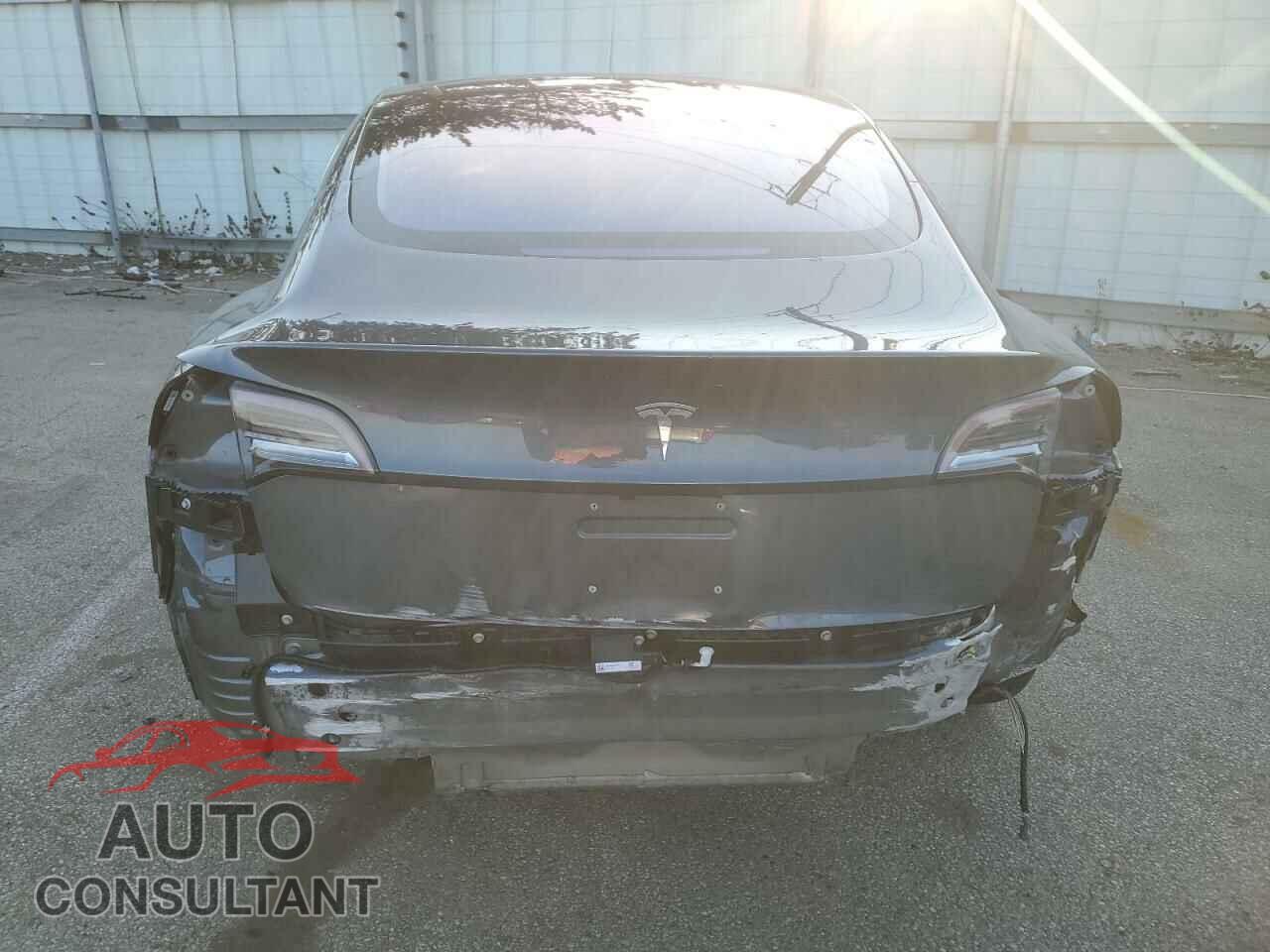 TESLA MODEL 3 2018 - 5YJ3E1EA7JF019038