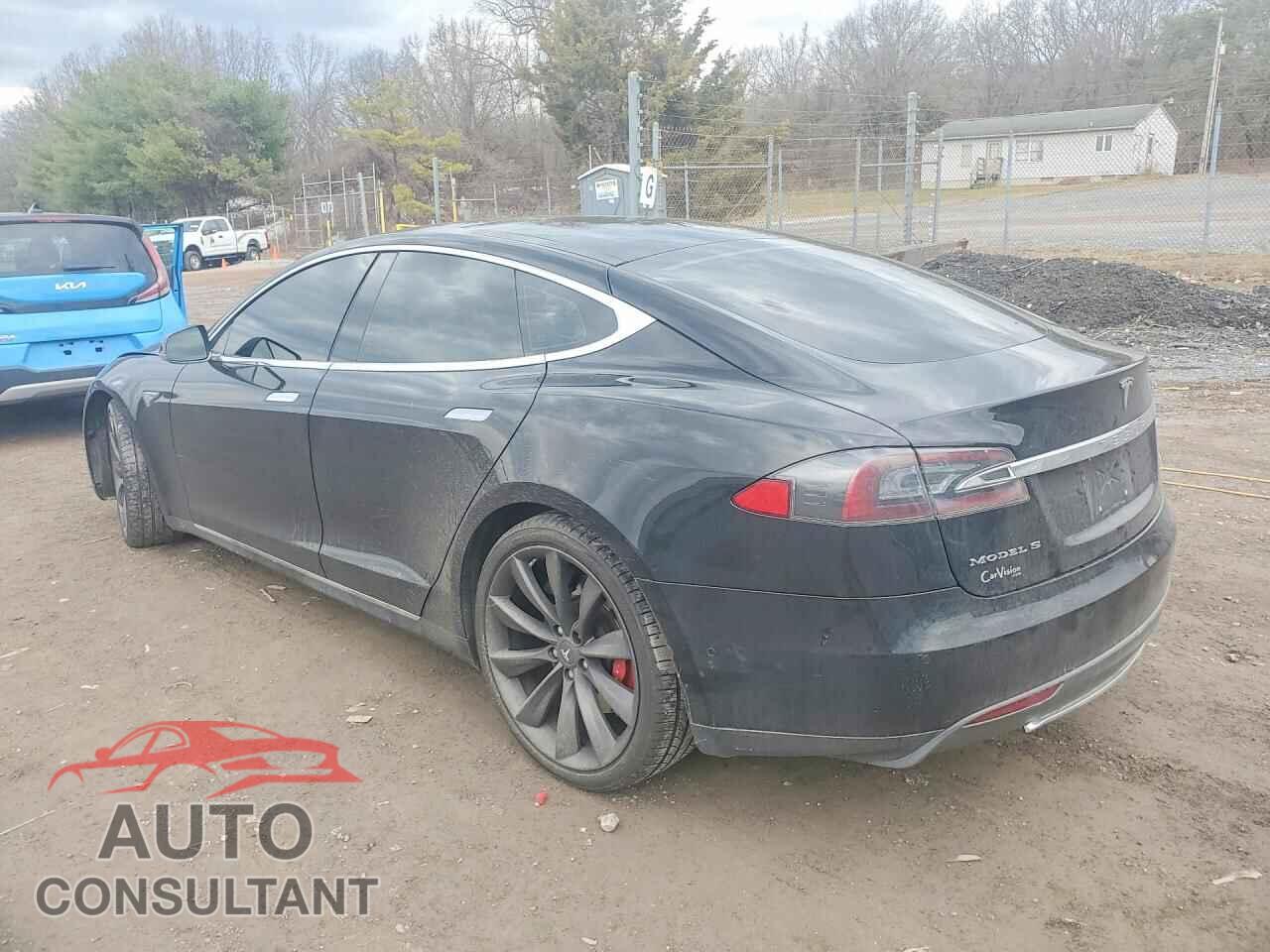 TESLA MODEL S 2015 - 5YJSA1E43FF118352