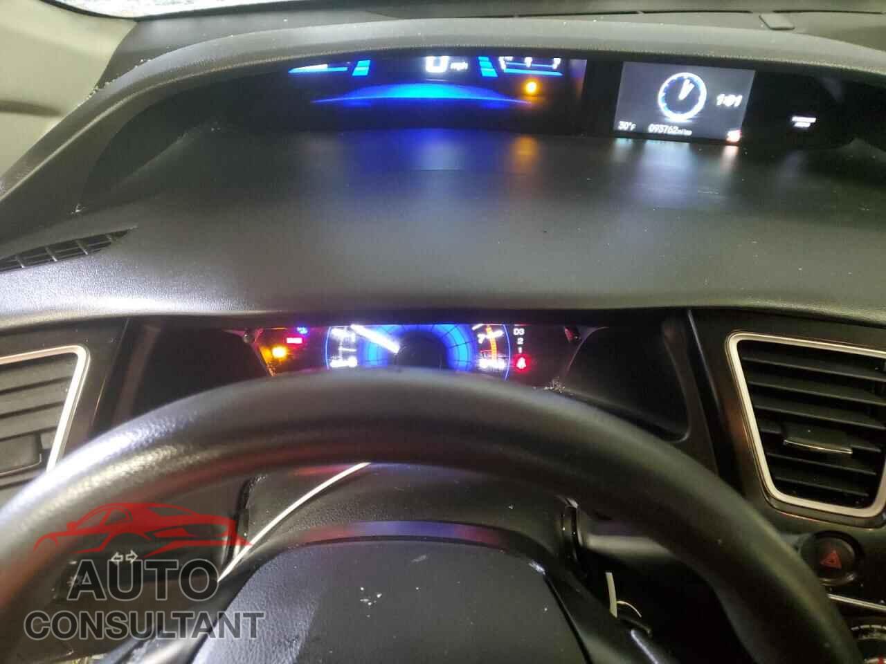 HONDA CIVIC 2013 - 2HGFB2F51DH586357