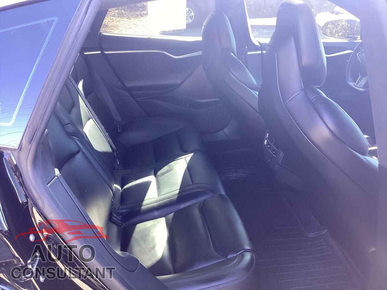 TESLA MODEL S 2017 - 5YJSA1E25HF215876