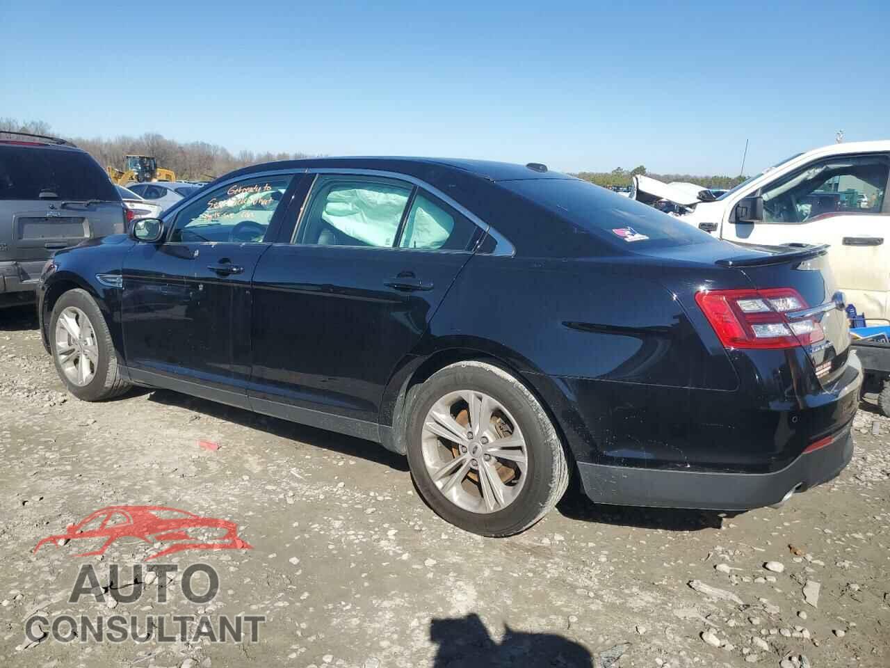 FORD TAURUS 2018 - 1FAHP2E8XJG119357