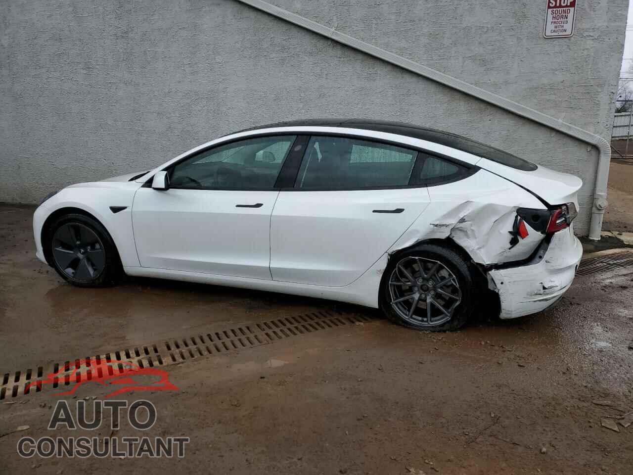 TESLA MODEL 3 2022 - 5YJ3E1EA4NF369801