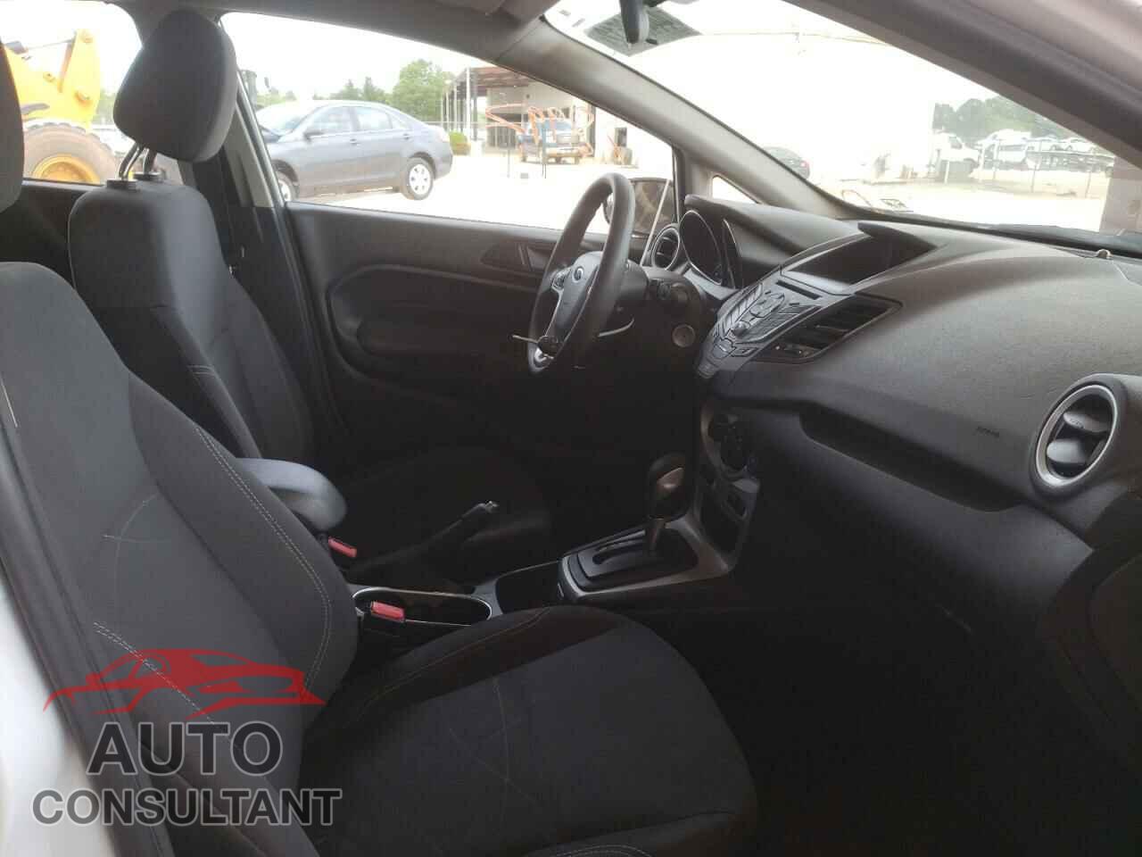 FORD FIESTA 2017 - 3FADP4EJ9HM101980