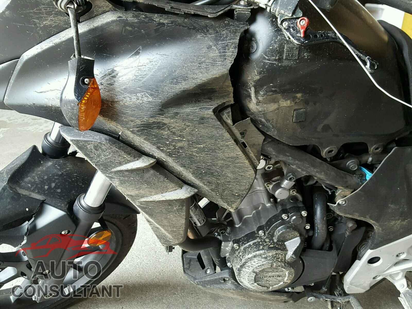 HONDA CB CYCLE 2015 - MLHPC4668F5200545