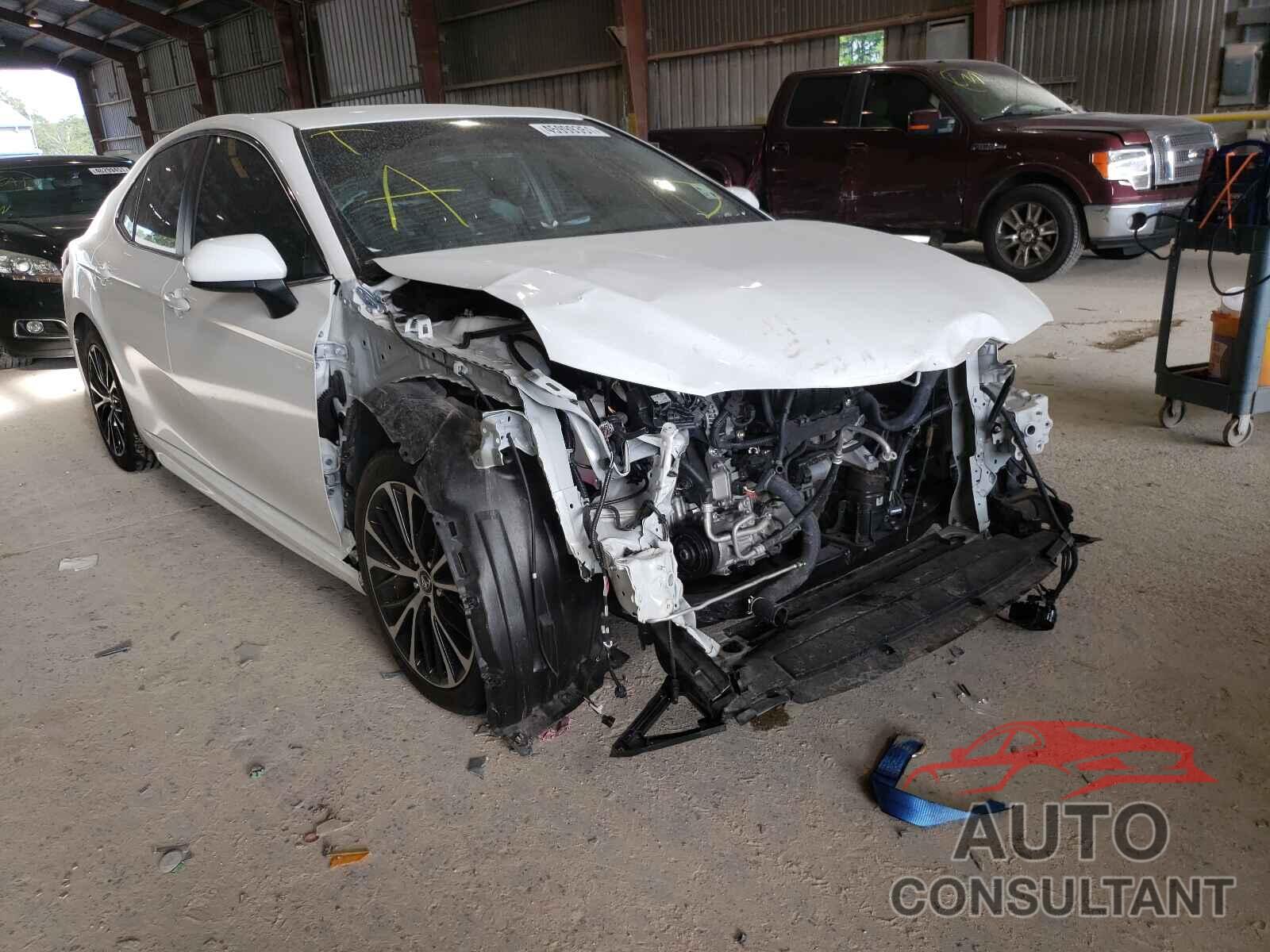 TOYOTA CAMRY 2018 - JTNB11HK0J3070160