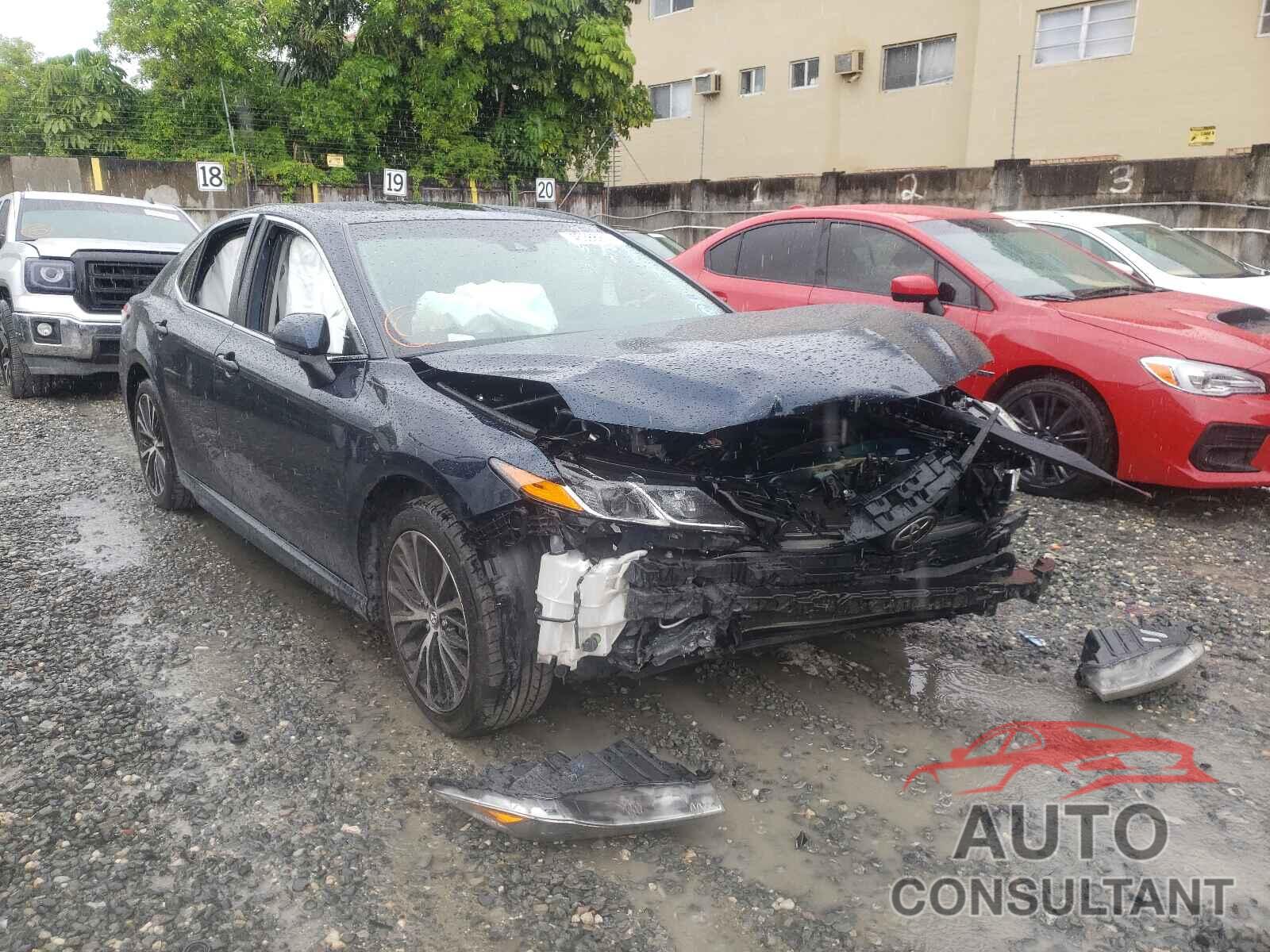 TOYOTA CAMRY 2018 - 4T1B11HK4JU552785
