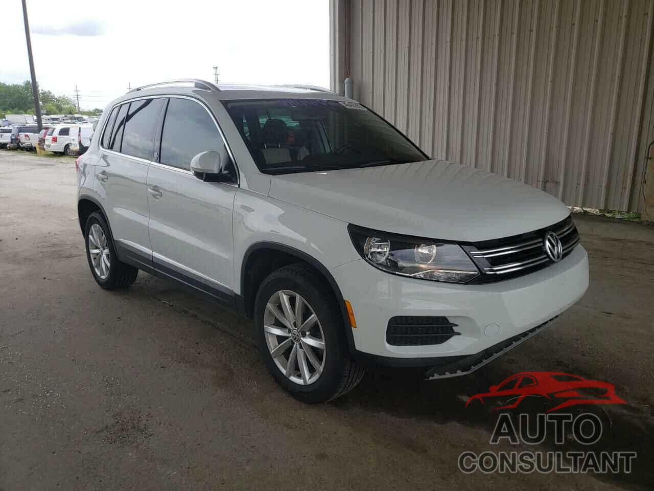 VOLKSWAGEN TIGUAN 2017 - WVGSV7AX5HK001204