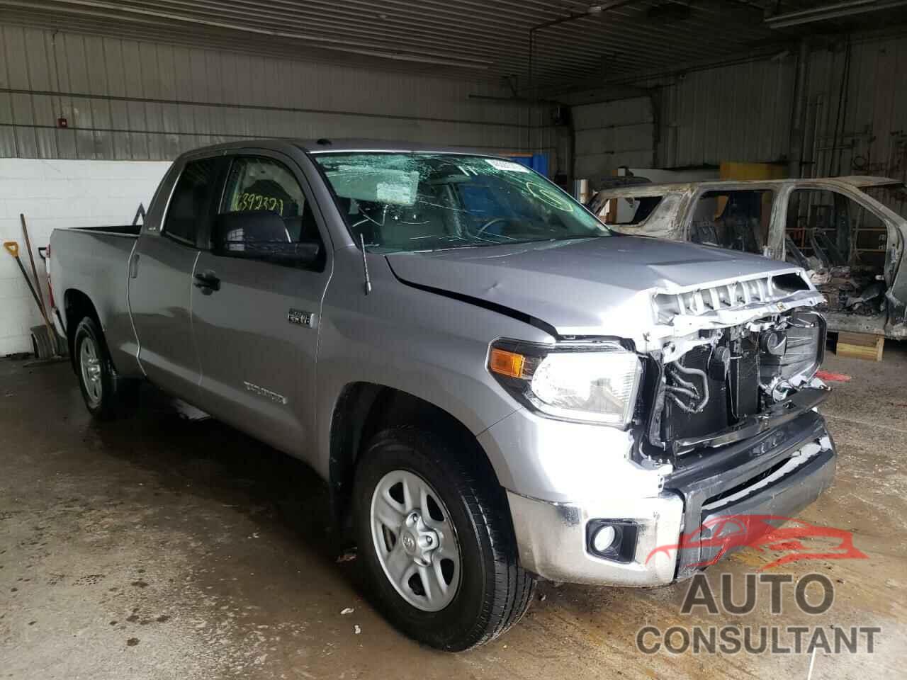 TOYOTA TUNDRA 2018 - 5TFUY5F13JX748919