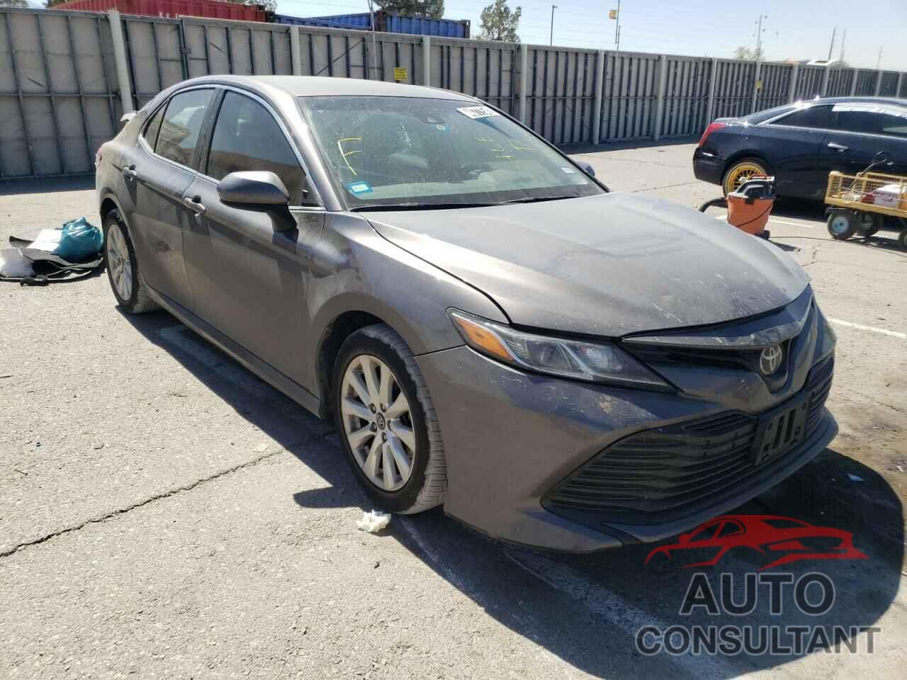 TOYOTA CAMRY 2018 - 4T1B11HK3JU542085