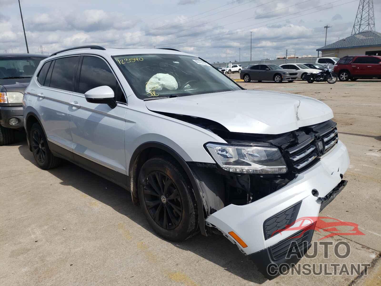 VOLKSWAGEN TIGUAN 2018 - 3VV3B7AX4JM123540