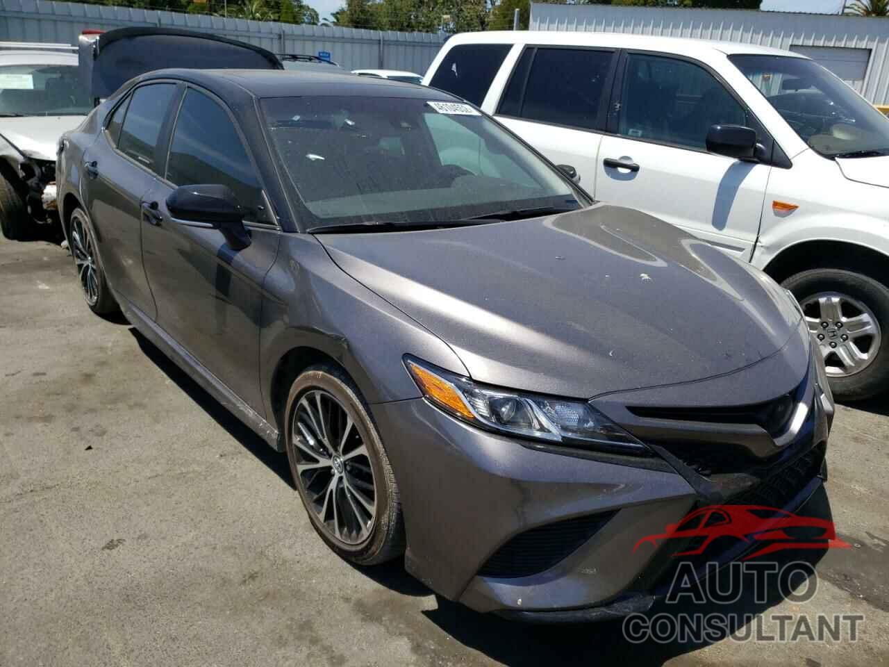 TOYOTA CAMRY 2018 - 4T1B11HK2JU632666