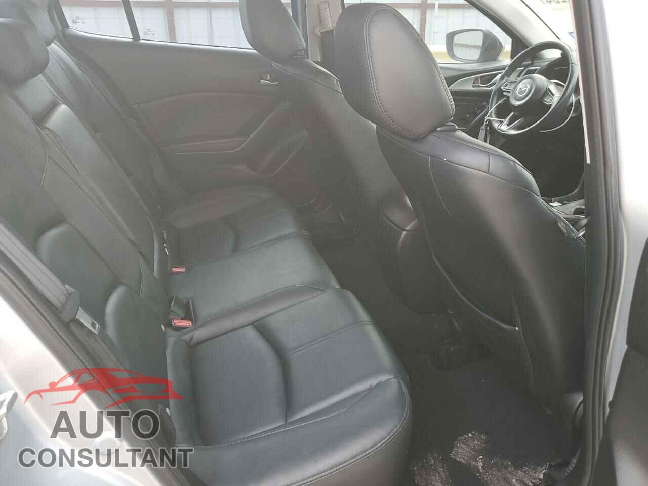 MAZDA 3 2017 - 3MZBN1V74HM105037