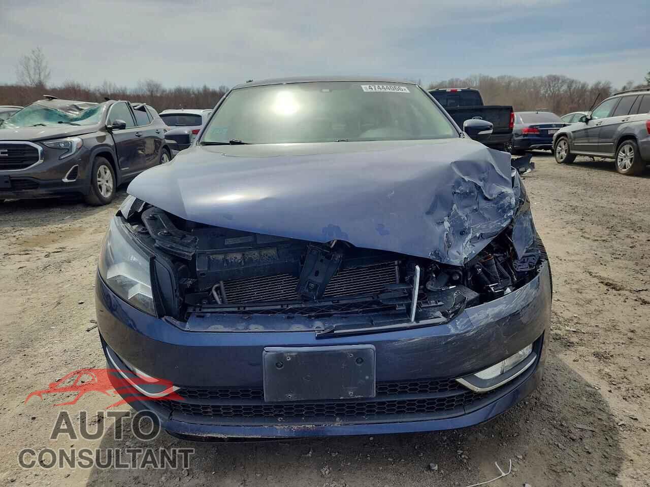 VOLKSWAGEN PASSAT 2014 - 1VWCT7A36EC060129