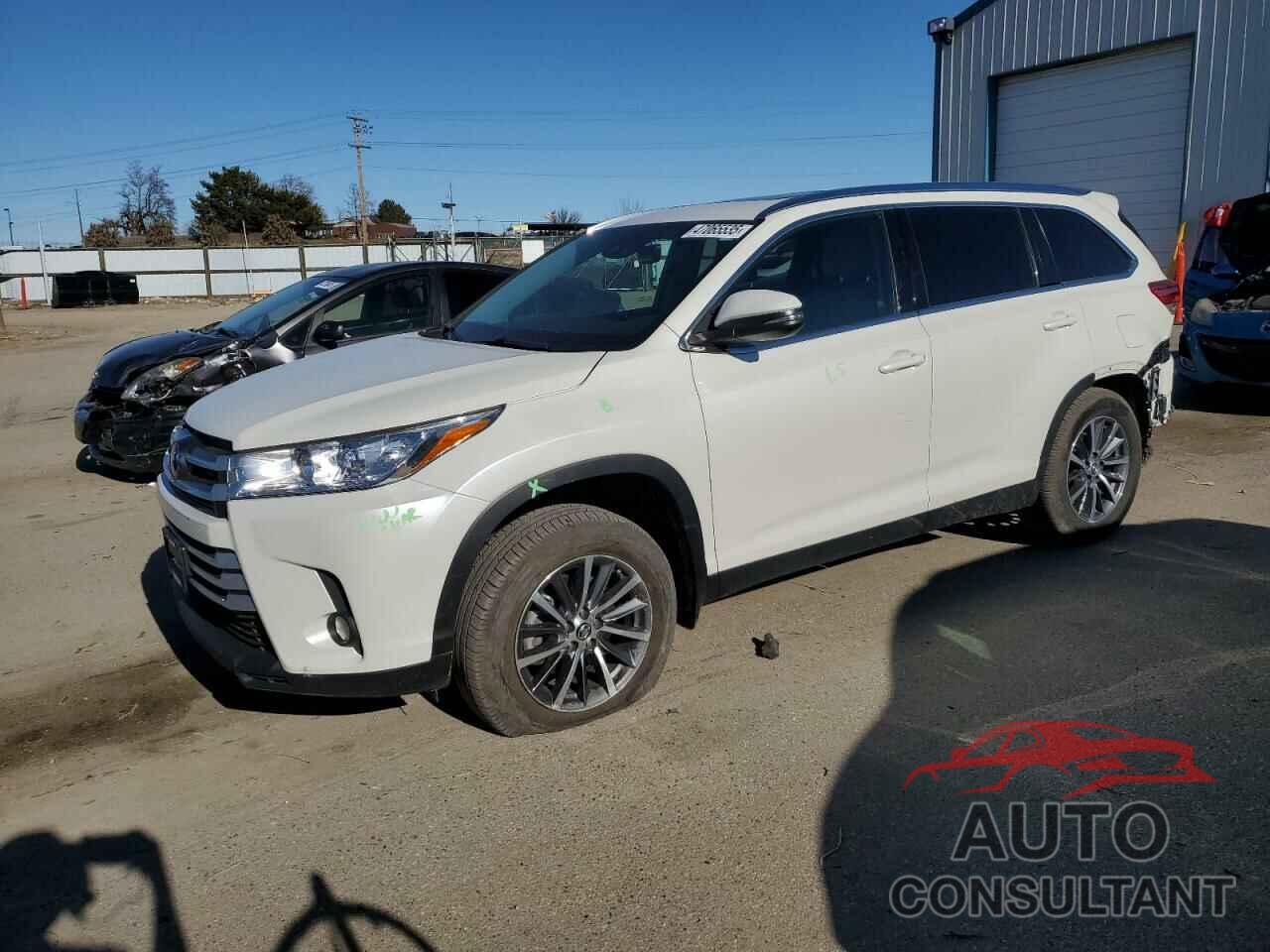 TOYOTA HIGHLANDER 2019 - 5TDJZRFH6KS620265