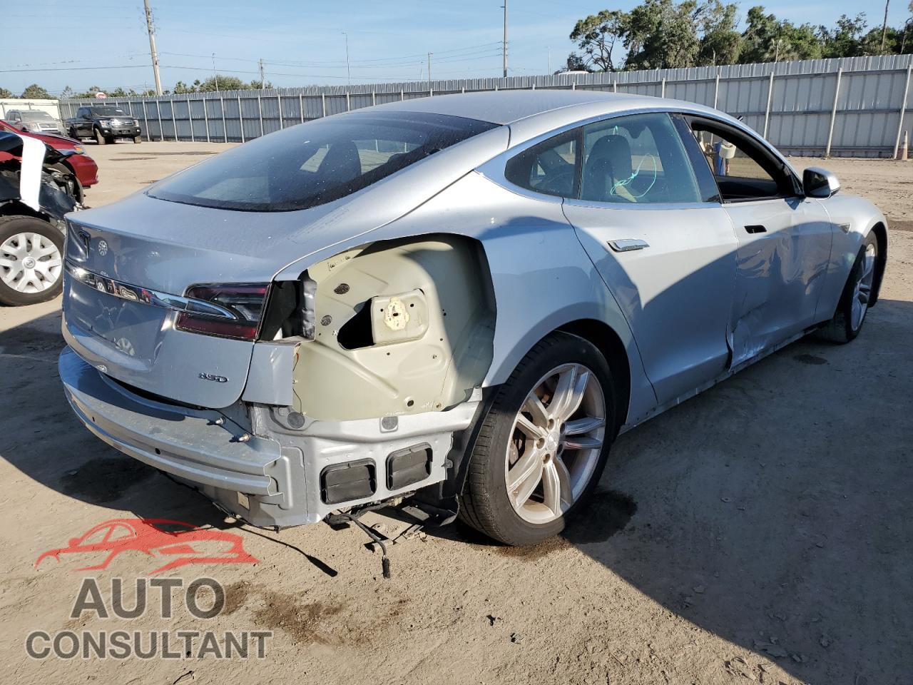 TESLA MODEL S 2015 - 5YJSA1H25FF082013
