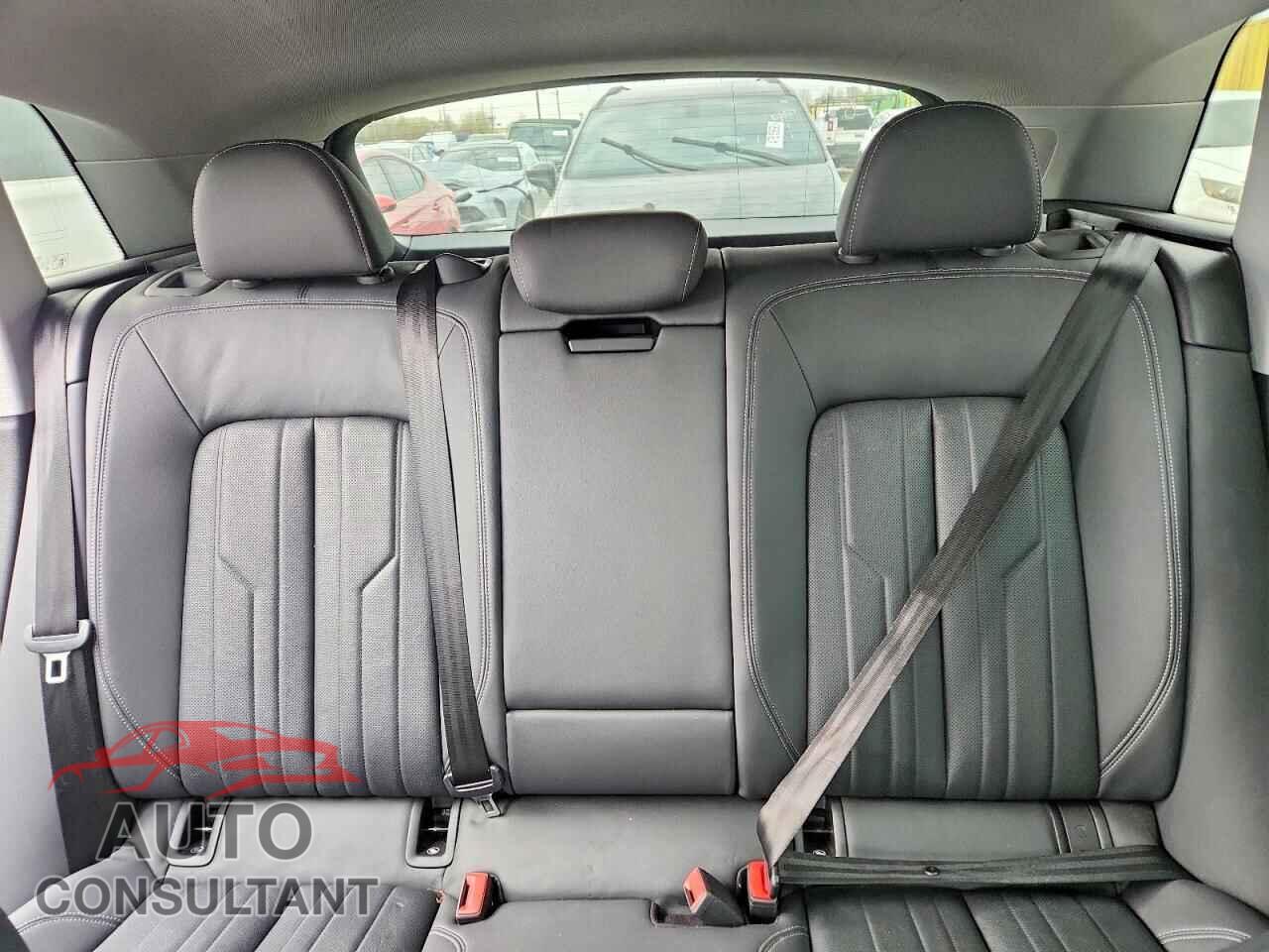 AUDI E-TRON 2019 - WA1LAAGE5KB024698