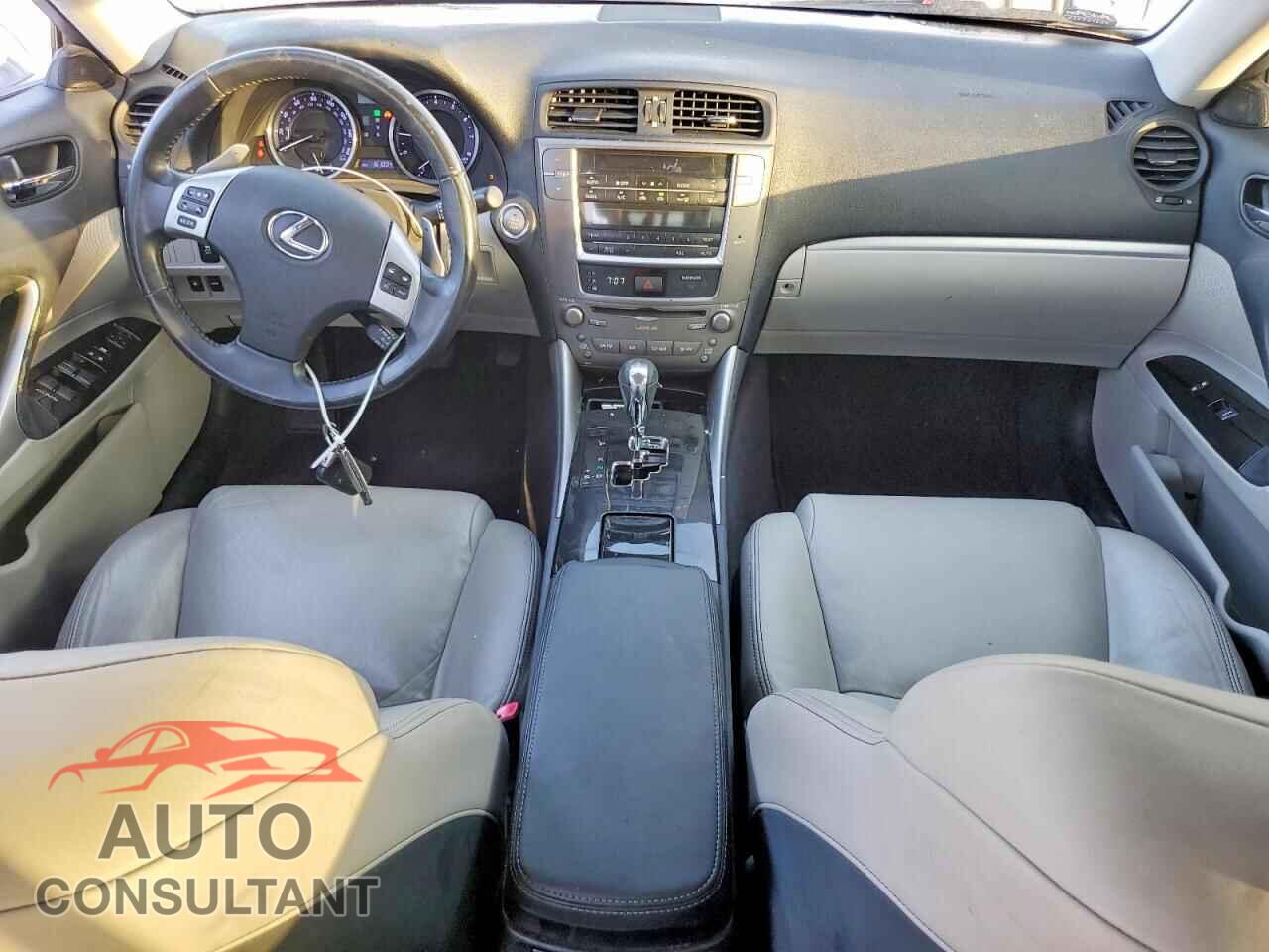LEXUS IS 2012 - JTHBF5C23C2102420
