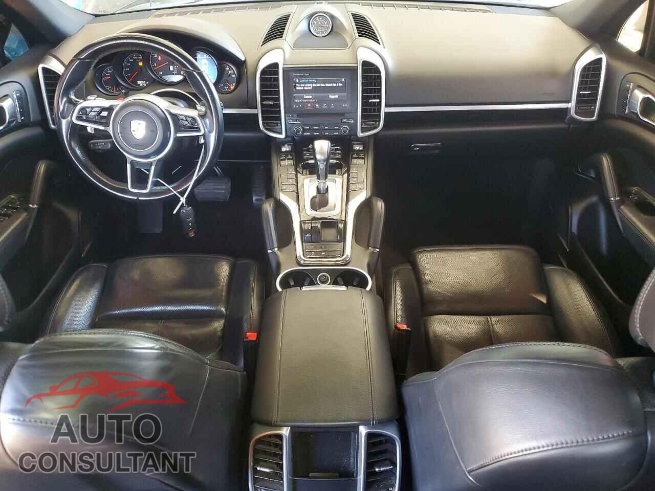 PORSCHE CAYENNE 2017 - WP1AA2A26HKA86152