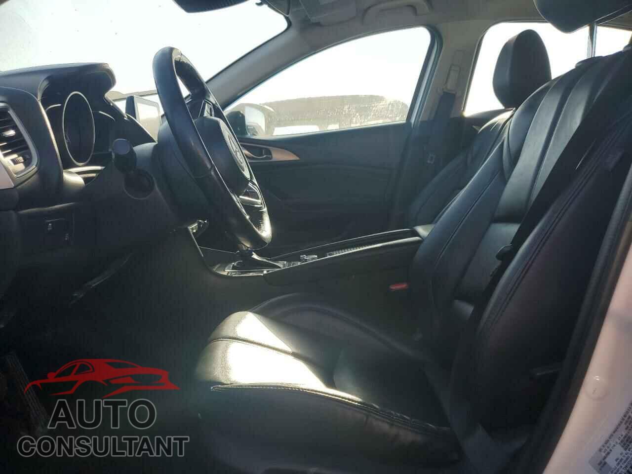 MAZDA 3 2017 - 3MZBN1L70HM153198