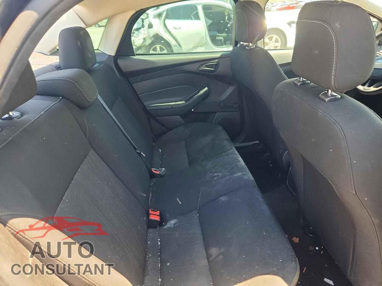 FORD FOCUS 2017 - 1FADP3E25HL347302