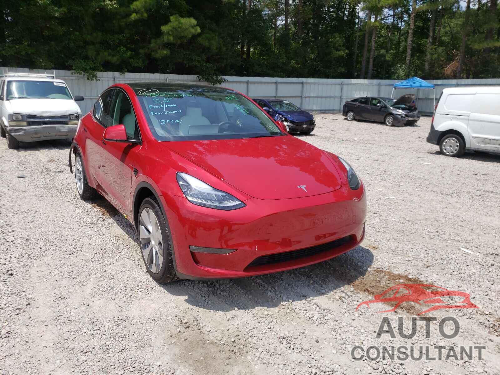 TESLA MODEL Y 2021 - 5YJYGDEE3MF136995