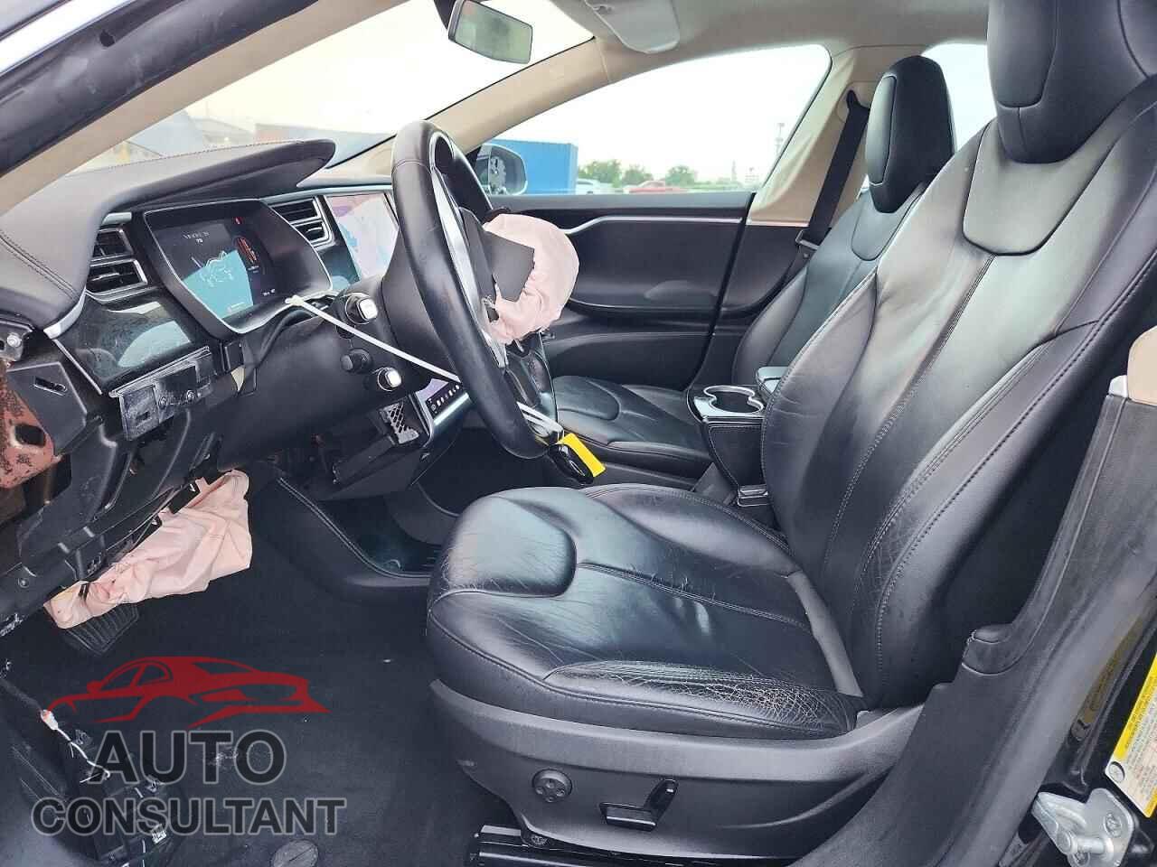 TESLA MODEL S 2015 - 5YJSA1E12FF115822