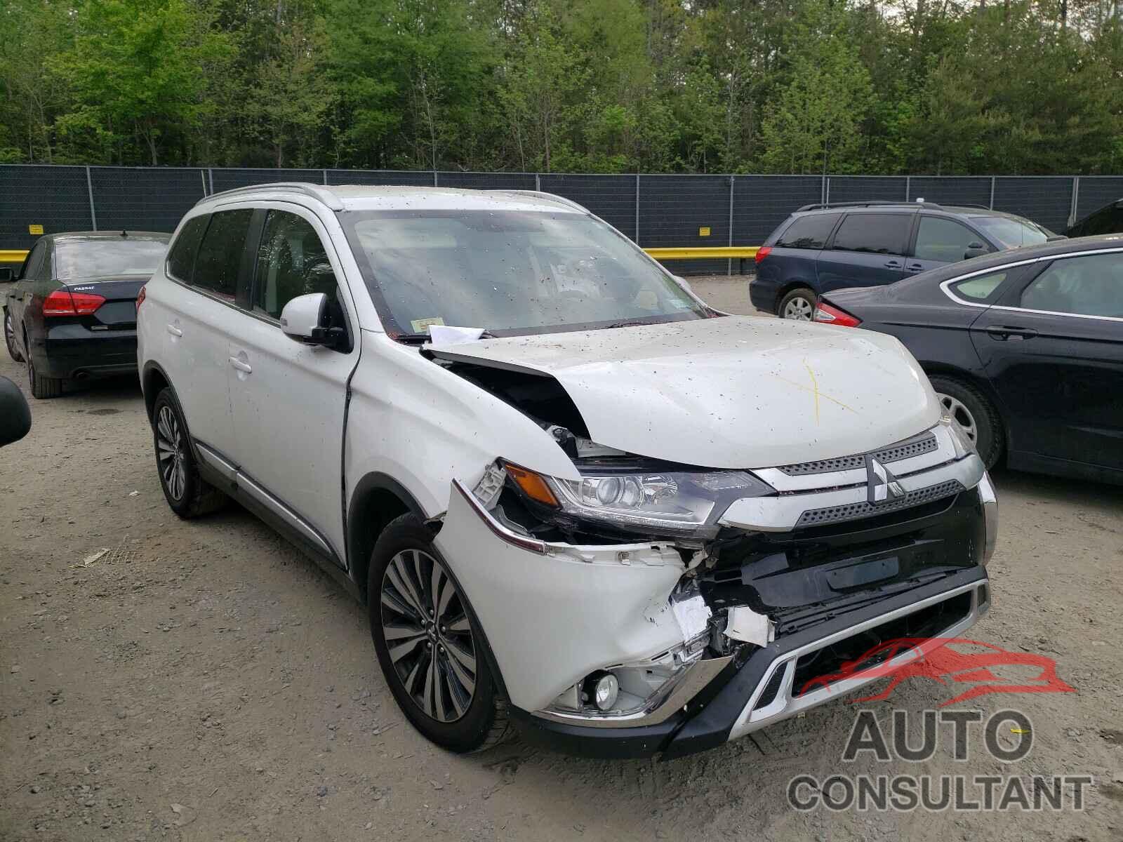 MITSUBISHI OUTLANDER 2019 - JA4AD3A3XKZ010885