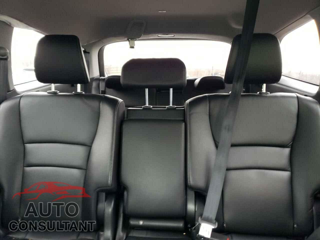 HONDA PILOT 2017 - 5FNYF6H79HB065660