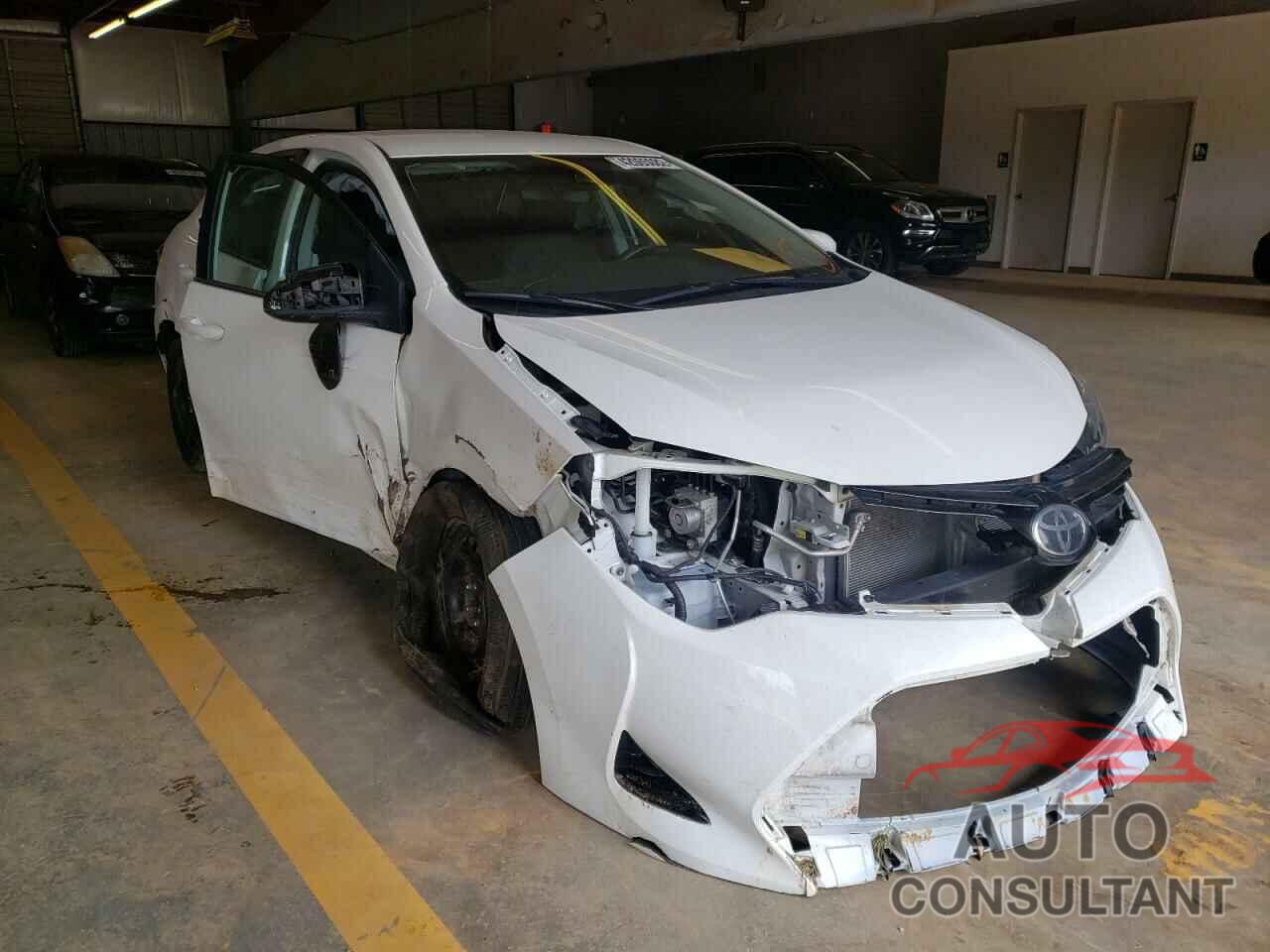 TOYOTA COROLLA 2018 - 5YFBURHE8JP826653