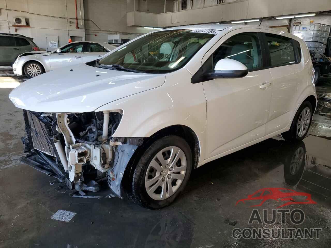CHEVROLET SONIC 2017 - 1G1JG6SH4H4176861