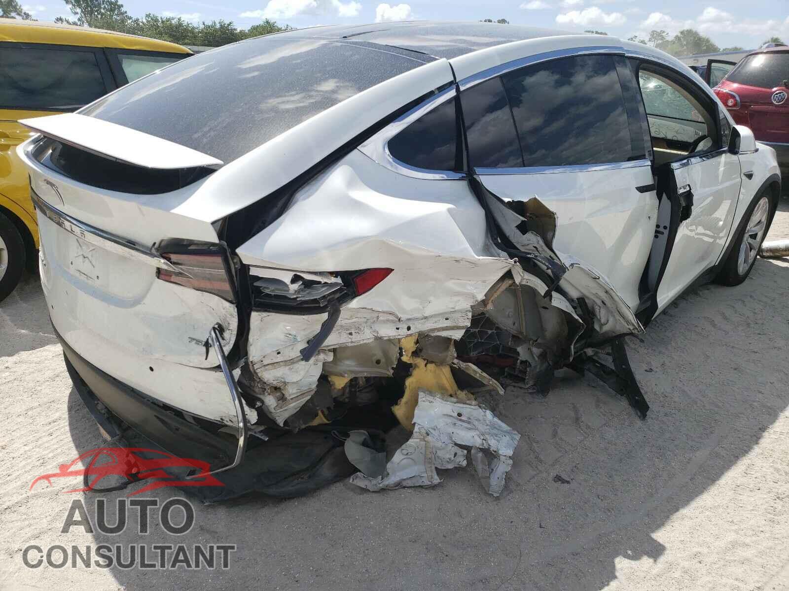 TESLA MODEL X 2018 - 5YJXCBE22JF104021