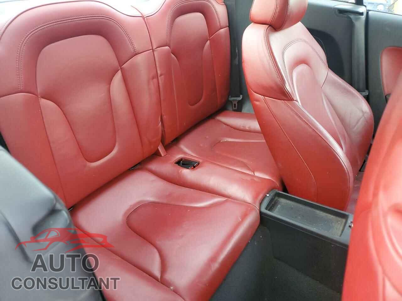AUDI TT 2013 - TRUBFAFK9D1004043
