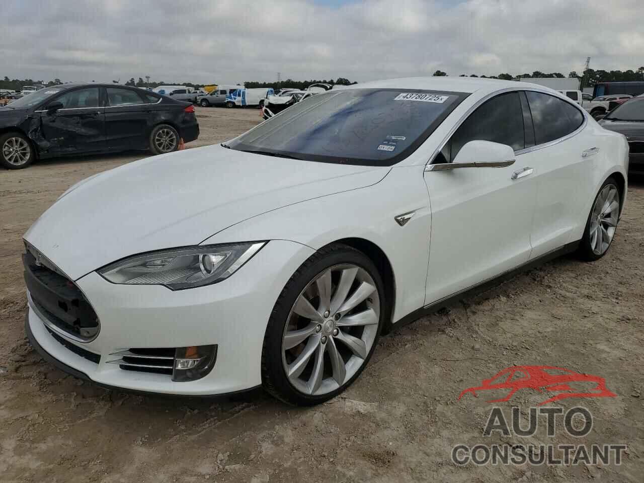 TESLA MODEL S 2013 - 5YJSA1DG3DFP03912