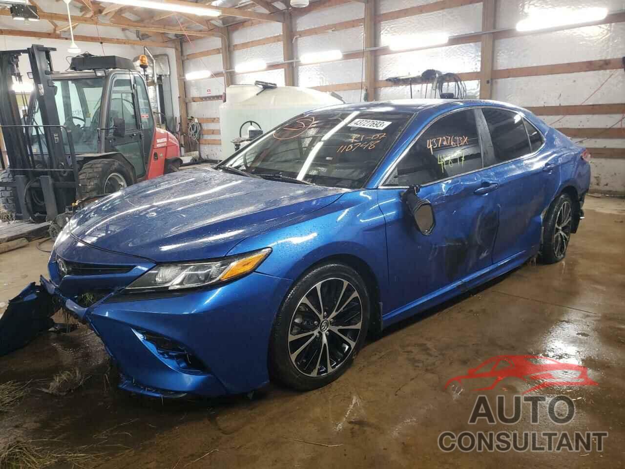 TOYOTA CAMRY 2018 - 4T1B11HK2JU110748
