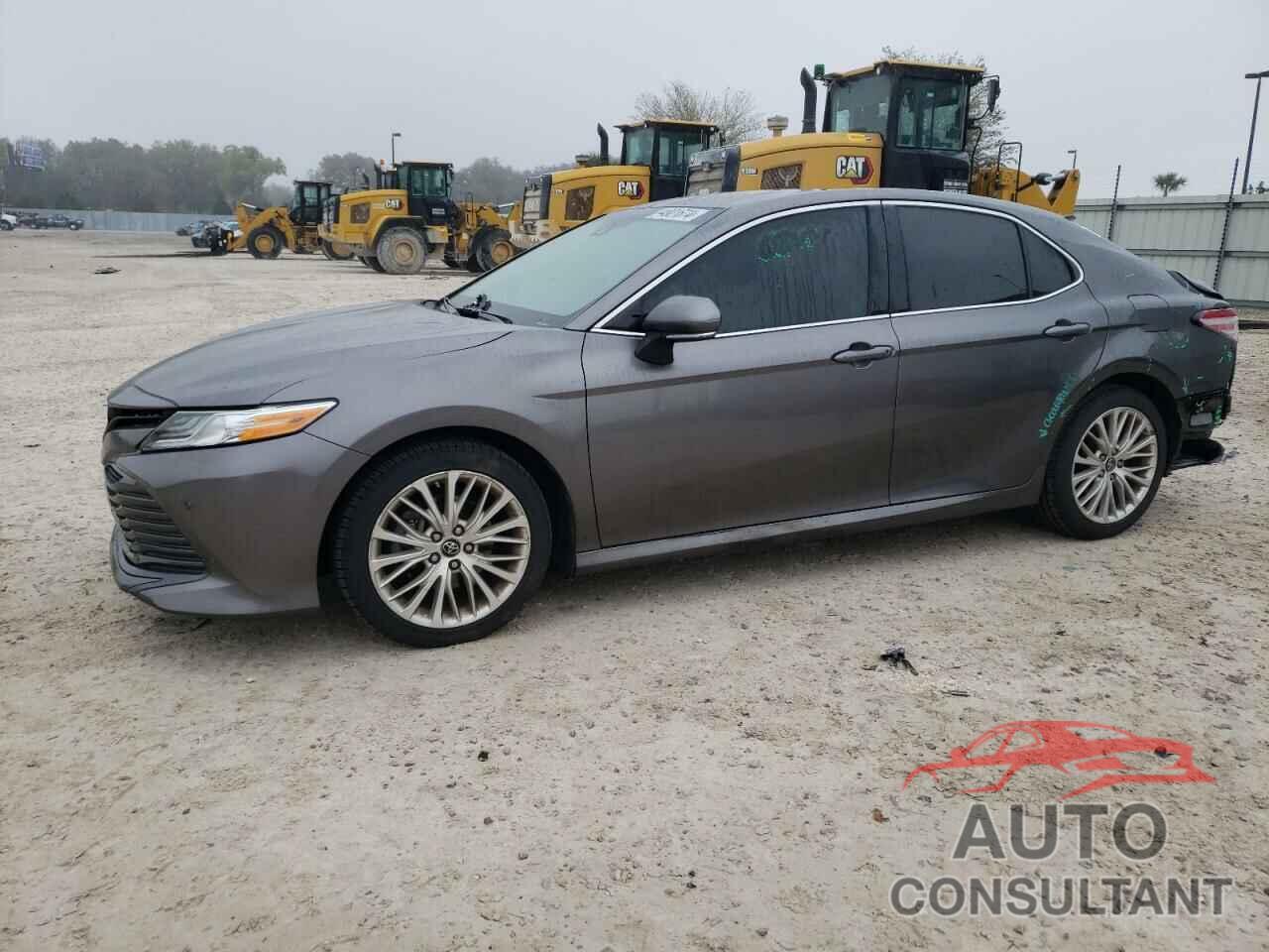 TOYOTA CAMRY 2018 - 4T1B11HK6JU056323